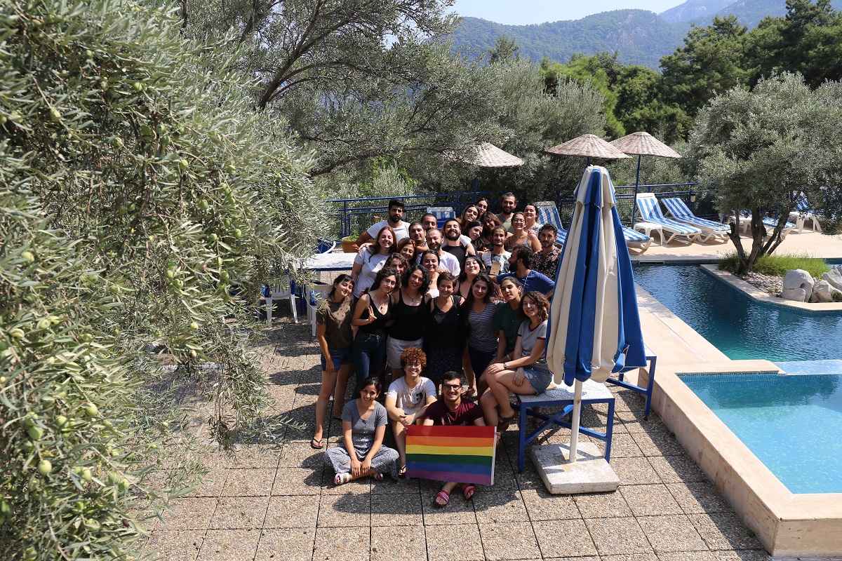 Heteroseksizm mizahı nasıl etkiliyor? Kaos GL - LGBTİ+ Haber Portalı